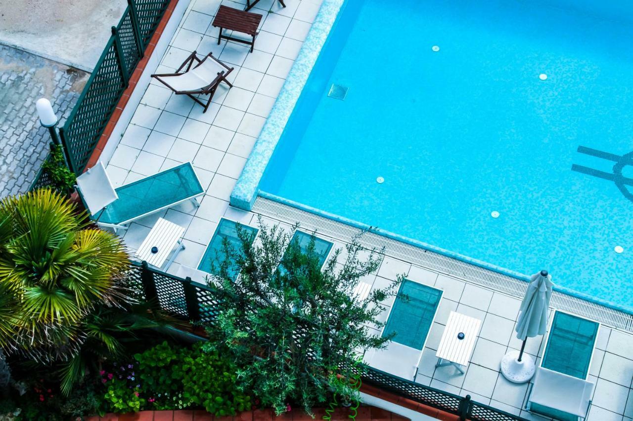 Hotel Gaby Rimini Exterior foto